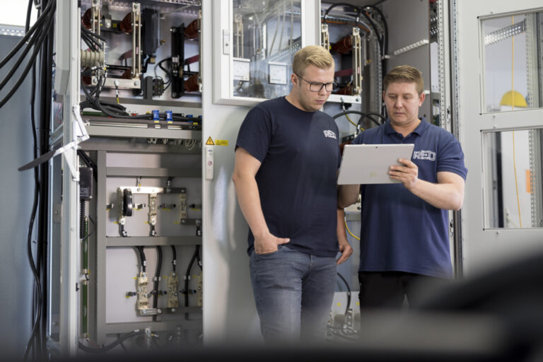 E-MOBİLİTE İÇİN TEST SİSTEMLERİ: UZMANLAR İÇİN BİR GÖREV