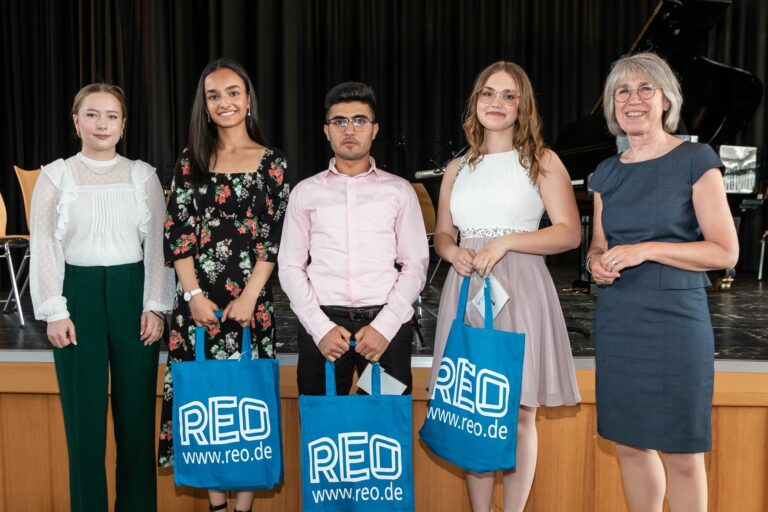 Dönüşümleri yaşamak – Gençlerle birlikte zamanın nabzında