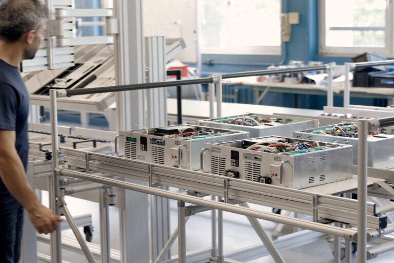 Yeni değişken DC güç kaynağı, elektrik test teknolojisini destekliyor